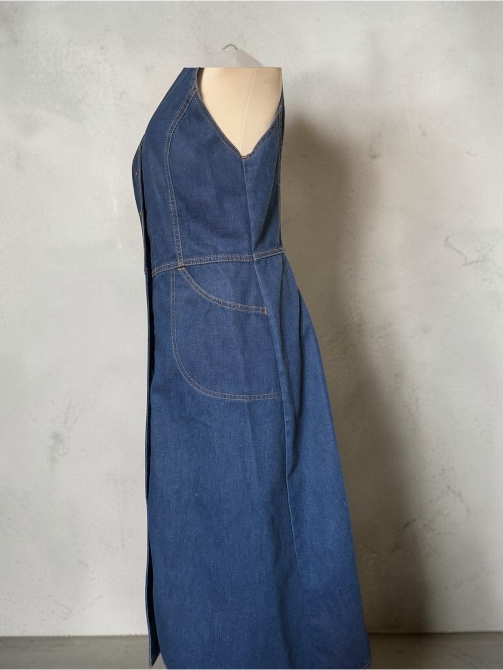 Vintage Levi’s Button-Front Dark Denim Midi Dress - Picture 2 of 6
